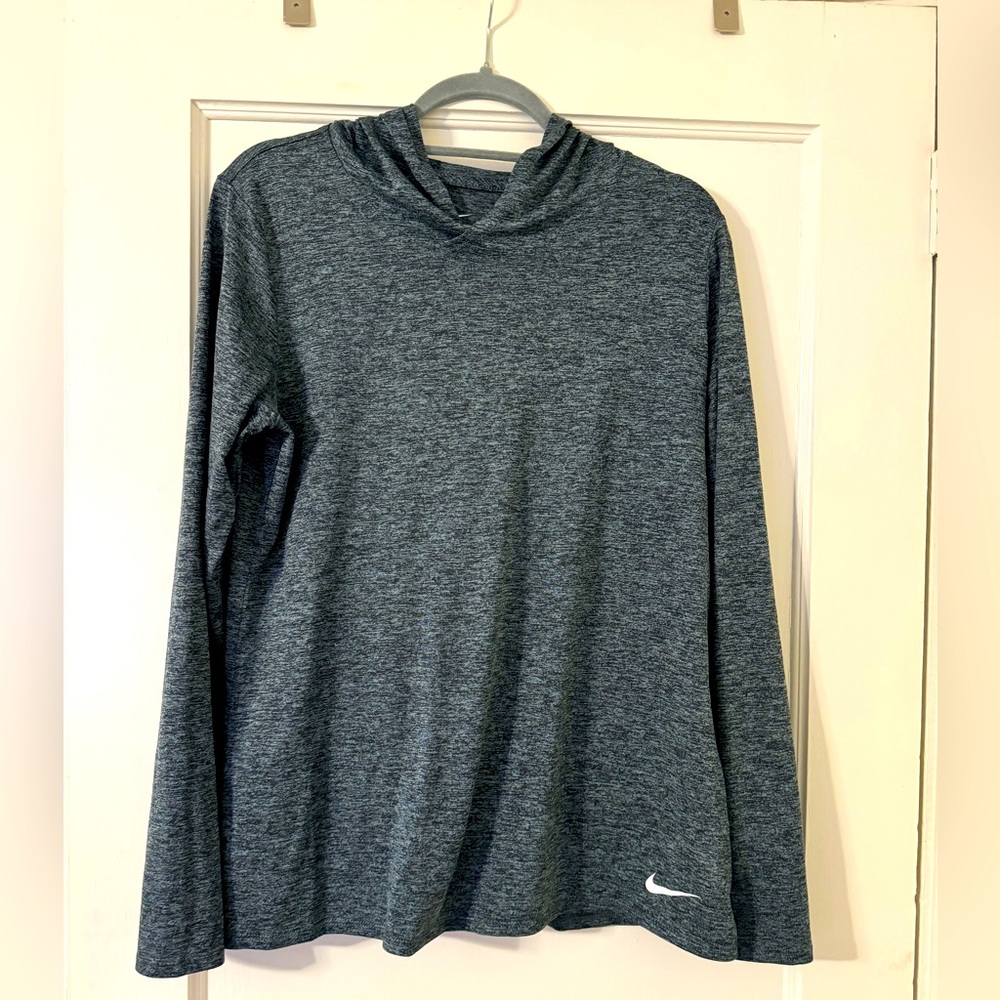 Women’s Nike long sleeve top